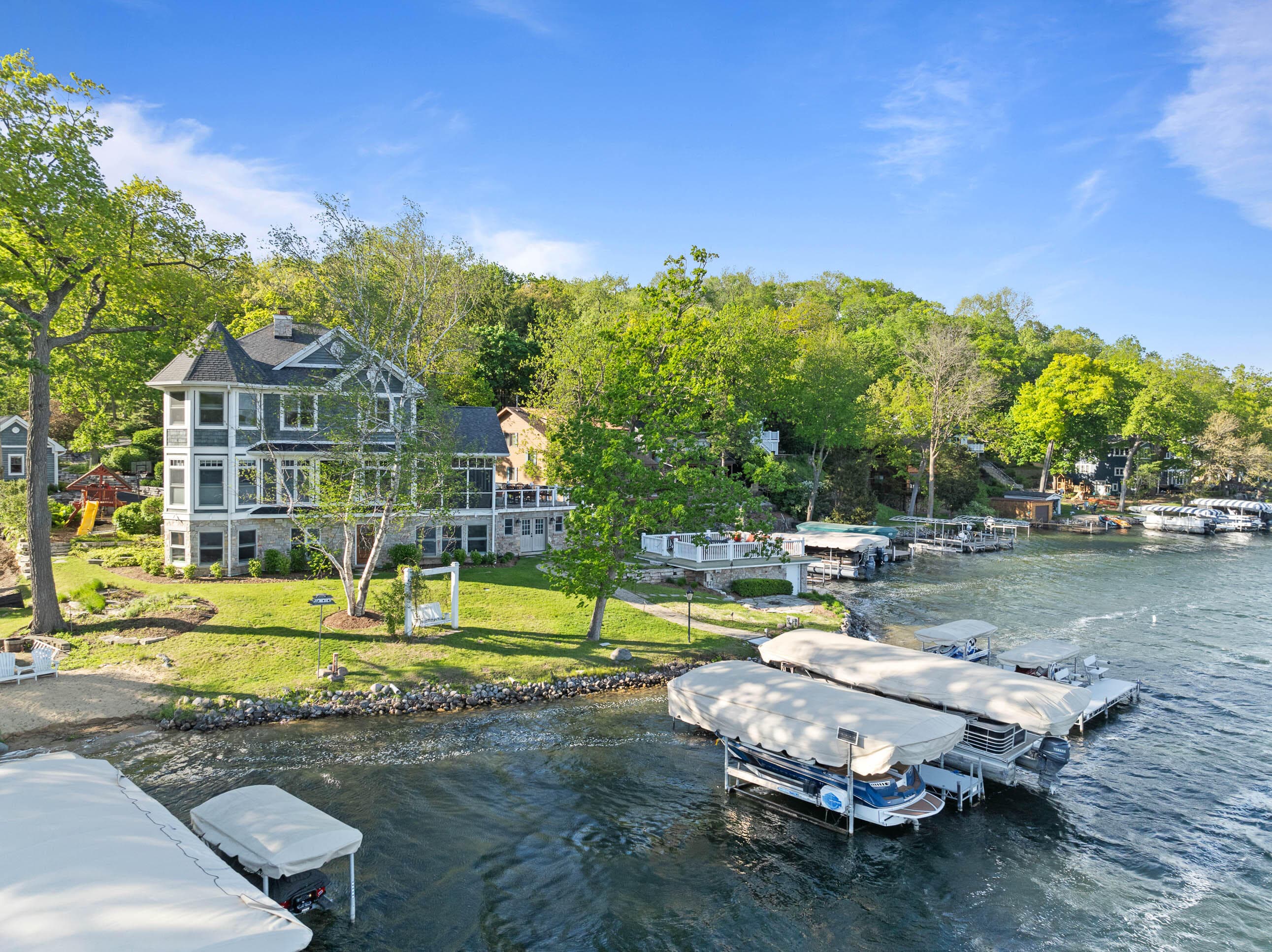 W5539 Oak Park Rd, La Grange