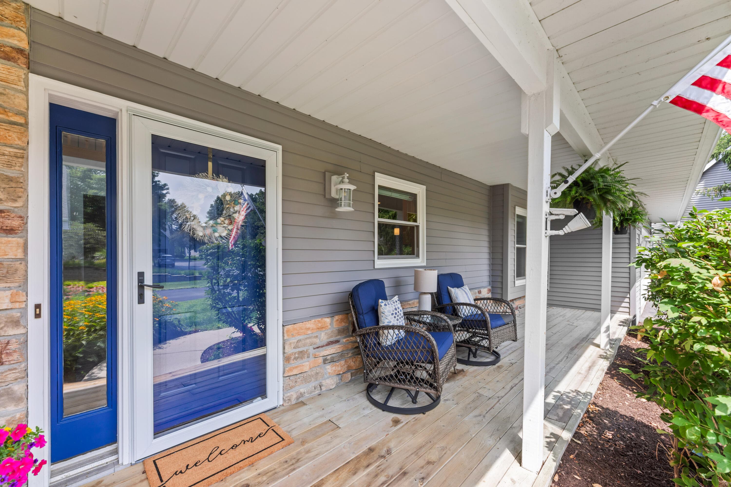 1722 Journeys Dr, Delafield