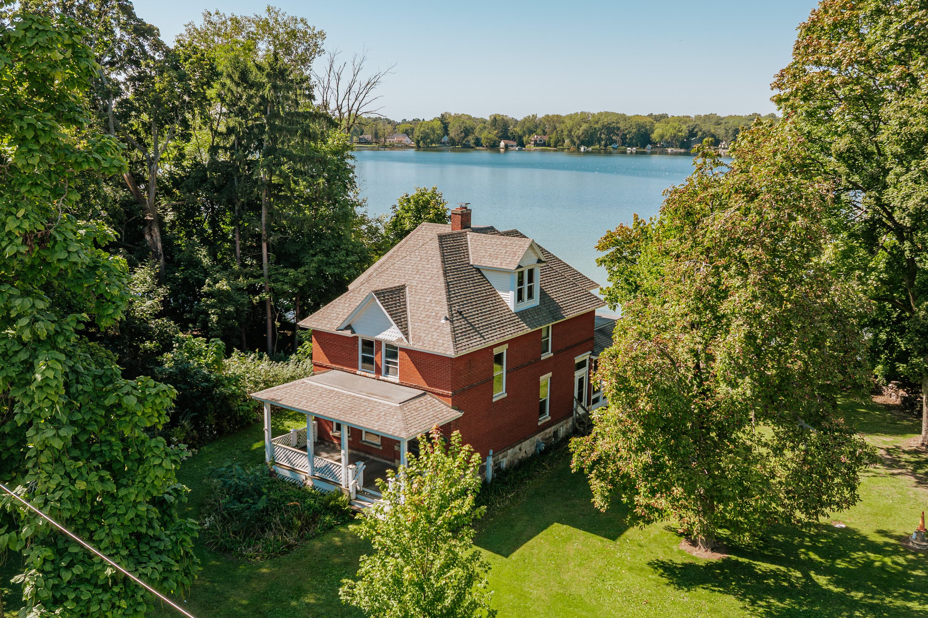 329 S Golden Lake Rd, Summit