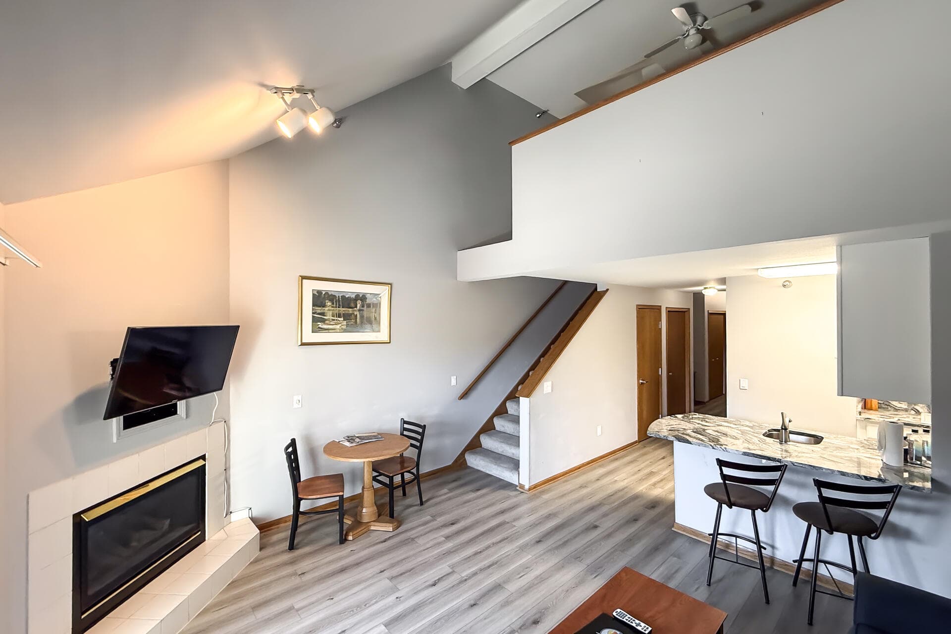 111 Center St, Lake Geneva