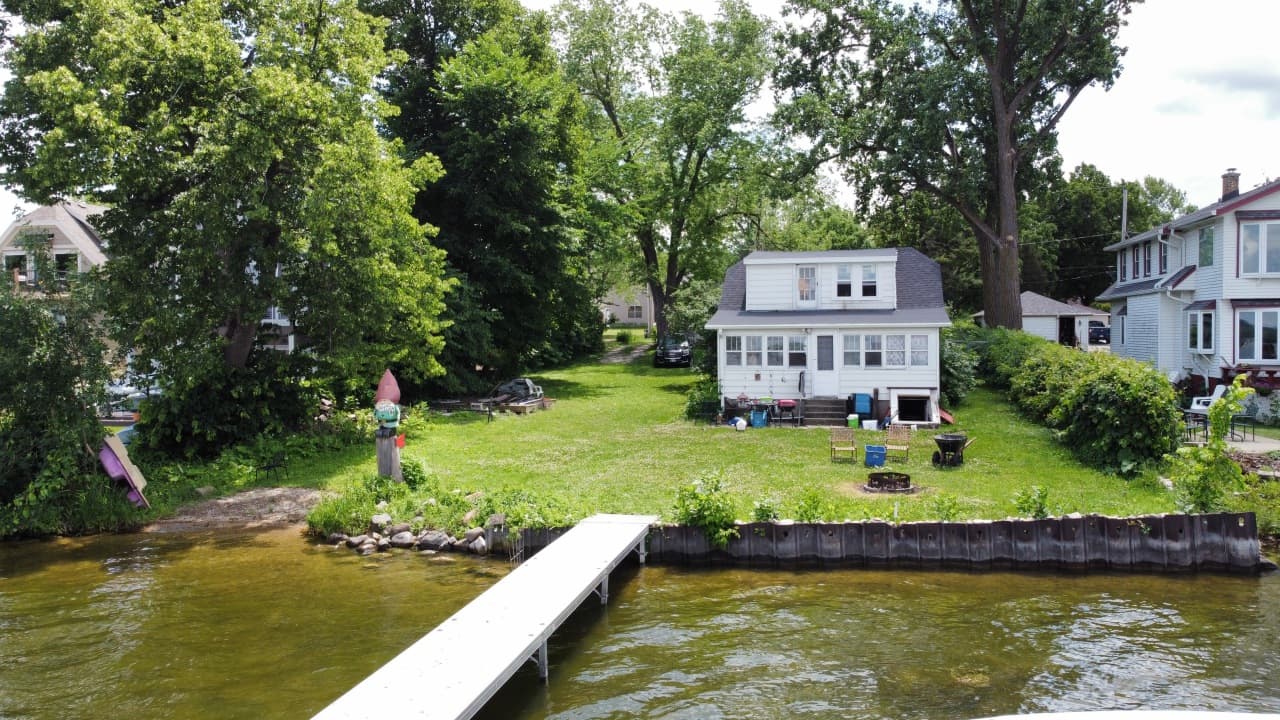 N28W26972 Woodland Dr, Pewaukee